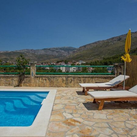 Holiday Home Luka Podstrana Bagian luar foto