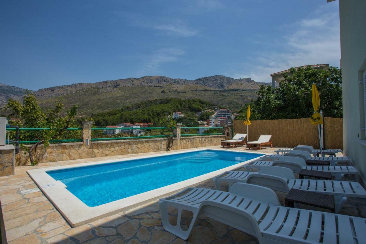 Holiday Home Luka Podstrana Bagian luar foto