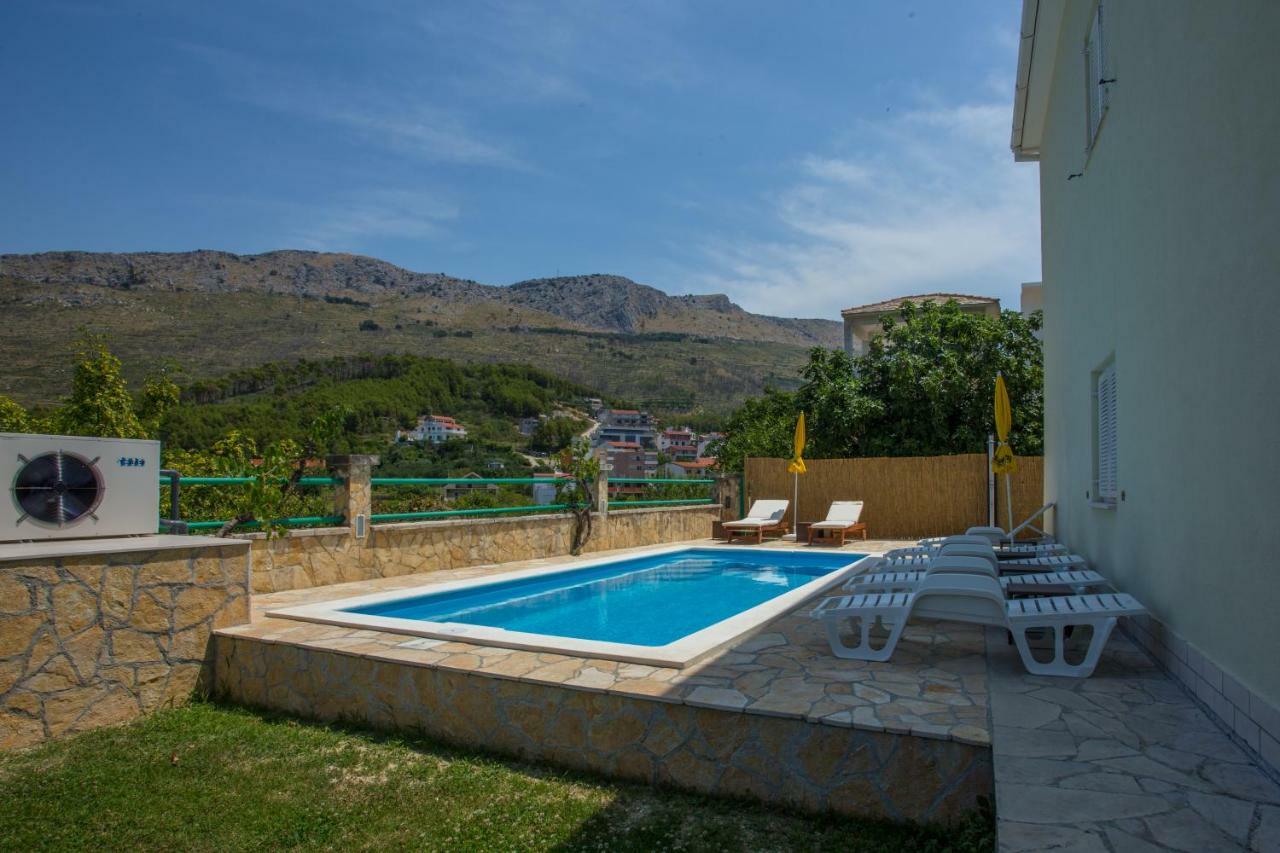 Holiday Home Luka Podstrana Bagian luar foto